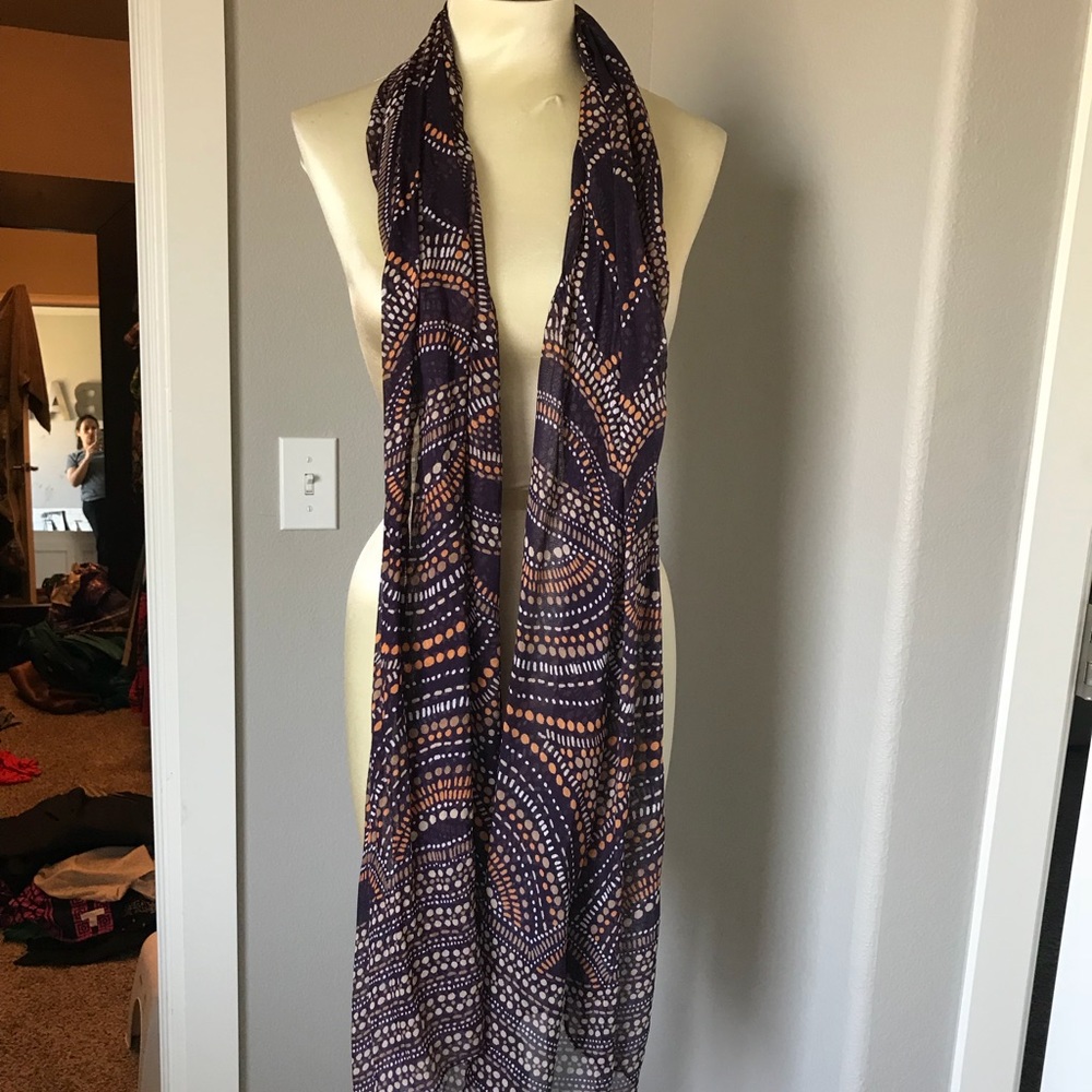 Long scarf